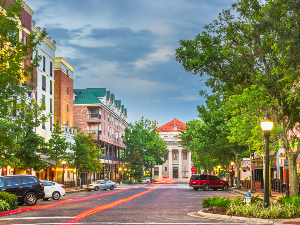 Whether you plan a road trip or a last-minute getaway to #GainesvilleFL, take advantage of our Florida Resident Rate Package by #HotelELEO. Save up to 20% off the best available room rate when you show your valid Florida Driver's License at check-in. bit.ly/3eYb8bh