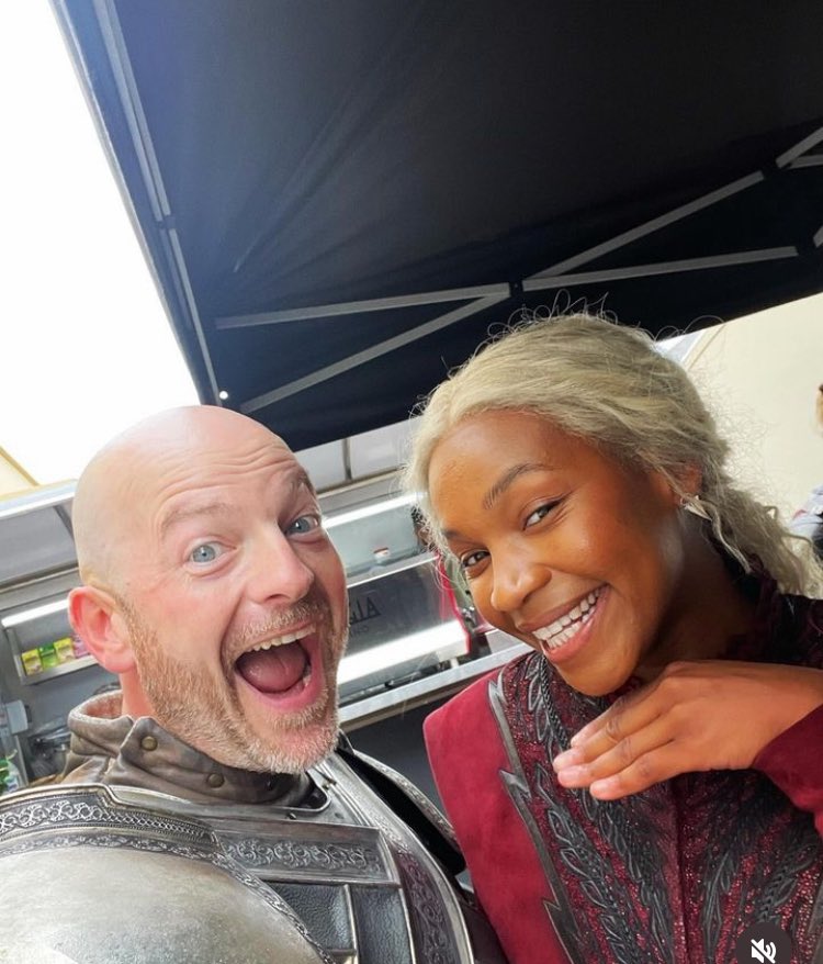 ᅟᅟ ᅟᅟ 𝕸𝖠𝖱𝖡𝖱𝖠𝖭𝖣. tweet media