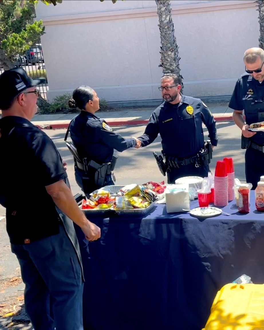 BioOnePoway's tweet image. Had an amazing cookout at SDPD Northeastern Division’s substation! 🍔🌭 

We served up burgers, dogs, brats, cold drinks, and snacks. Big thanks to our friends at the Fire Department who joined us — we had around 50 people enjoying the food and good company.

#BioOnePoway #SDPD