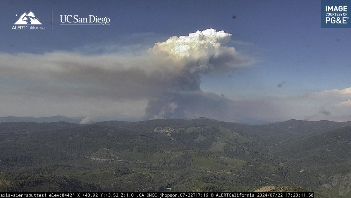 ALERTCalifornia's tweet image. The newly started #MillFire and #SmithFire in Plumas County are visible on multiple ALERTCalifornia cameras. Watch live at: bit.ly/3LA7aZa Follow @USFSPlumas for updates.