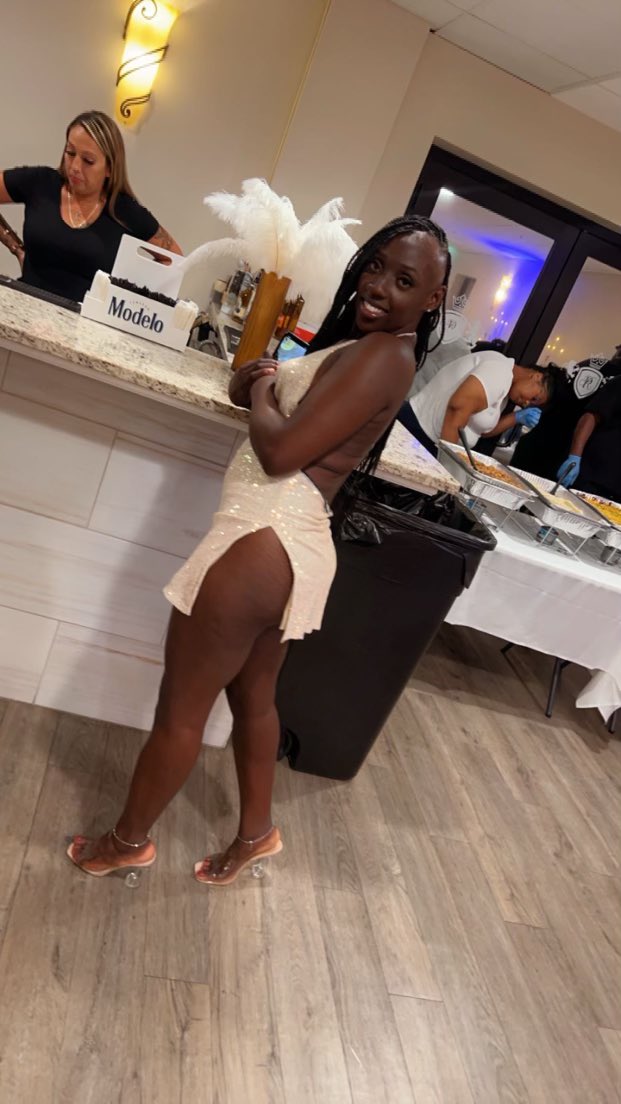 ThtsMissChef2U's tweet photo. The many times I’ve been cute this summer ☺️ https://t.co/fGSg2dfbmP