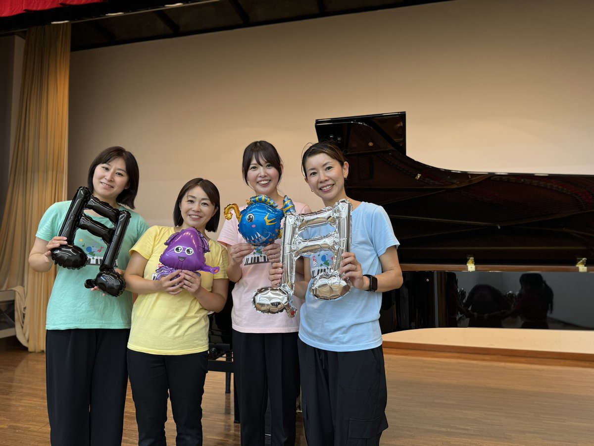 RYOKO_HASE's tweet photo. 先日、ピアノ講師仲間と一緒に親子でリトミック＆コンサートを開催しました。

たくさんの方にご来場いただき、お子さん達は汗だくになるほど本気で取り組んでくれました😊

#リトミック　#ピアノ #連弾　#リレー連弾　#長谷川音楽教室  #松戸市のピアノ教室　#高塚新田のピアノ教室 https://t.co/mmRJmemNvb