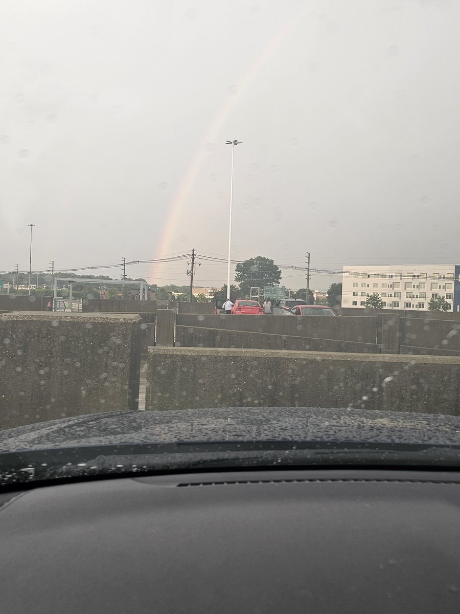 Found where the 🌈 ends. It's <a href="/TwinPeaksLodge/">TwinPeaksRestaurant</a> !! 😆