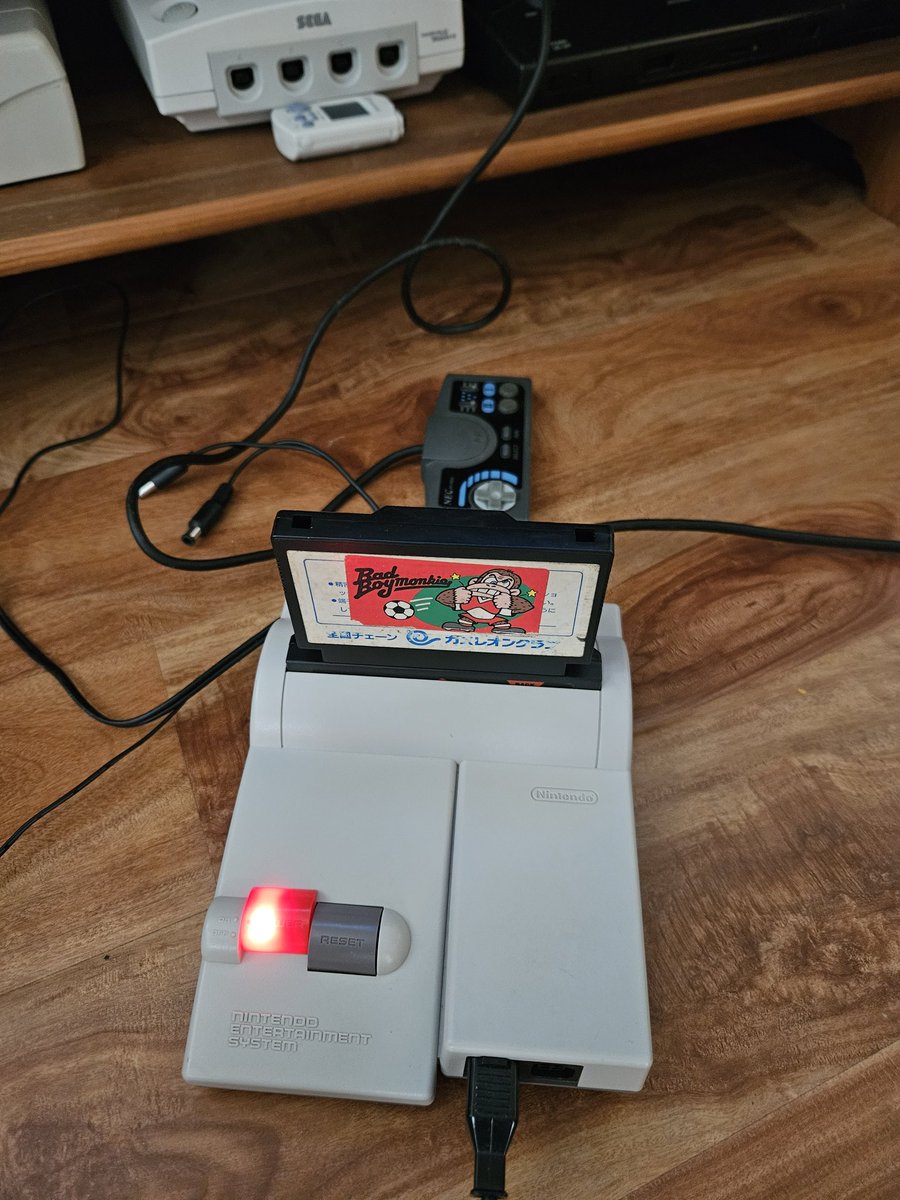 FJ_CBR's tweet photo. Finally got my toploader which was RGB modded along with the power light, thanks to Eric Bishop which I'll take later. It included Esper Dream 2 and Lagrange Point CIB with translation to them.
#nes #retromod #retrogames #retrogamer https://t.co/HEFv9DD3rE