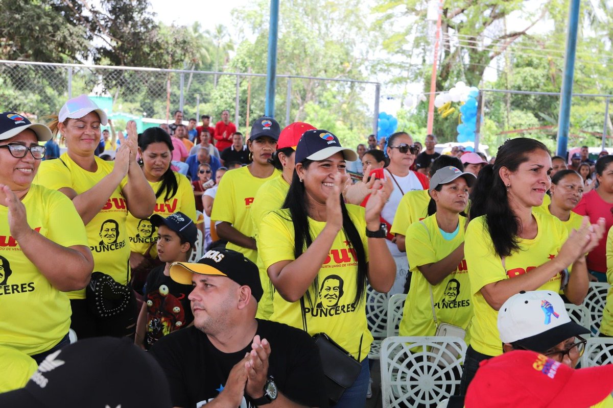 PartidoPSUV's tweet photo. Estructuras de base del chavismo en Punceres aseguran victoria de Nicolás Maduro 
https://t.co/symFUCna6f https://t.co/1J3CDPzcyC
