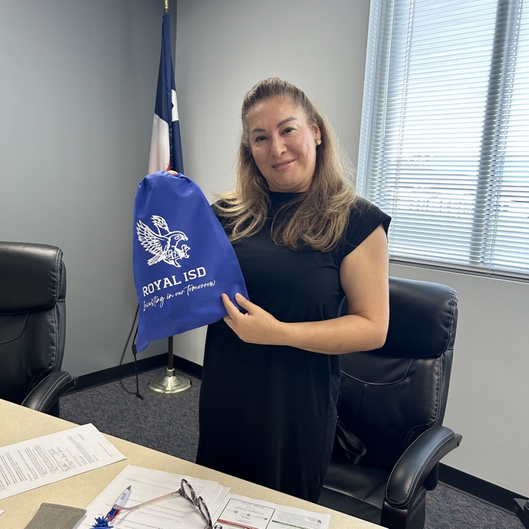 RoyalISD's tweet photo. Welcome to the Falcon team! Thank you to Royal ISD Human Resources for hosting New Employee Orientation sessions. #WeAreRoyal #InvestingInOurTomorrow #FalconPride https://t.co/XaKHHnfcS5