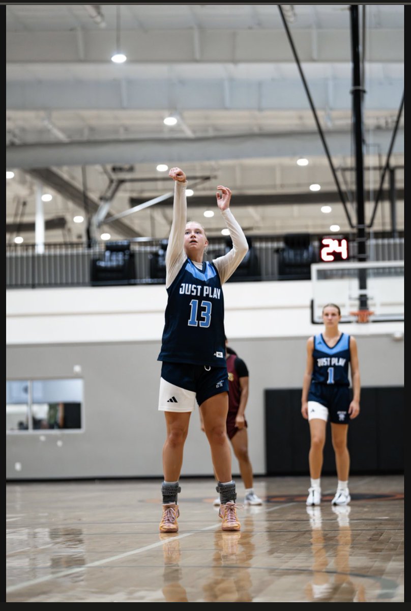 jena_warden's tweet photo. Just like that. The end of an era.. but the beginning to the next great chapter of my life. I am so thankful for my family, coaches, and trainers who have shaped me into the person/player I am today. Senior season up next! @JPSElite_L3 @Jeremywarden02 #JesusIsKing https://t.co/UFlpeIJLGX