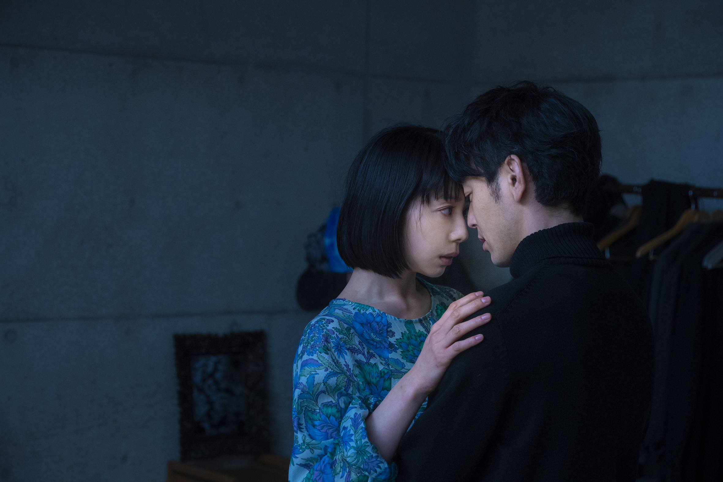映画『Red』公式 (@red_movie2020) / X 映画『Red』公式 (@red_movie2020) / X