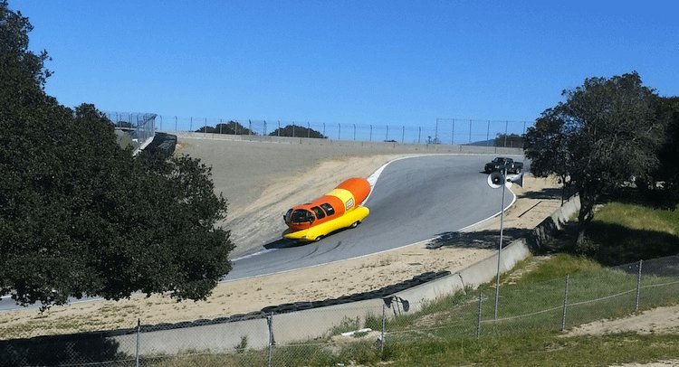 Greg_Brent's tweet photo. MF can handle the corkscrew at Laguna Seca but can't manage a highway? https://t.co/7fRsaK7Znu
