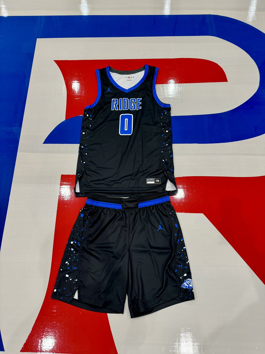 New threads alert🚨🚨
#WeDifferent
#RidgeTakeover