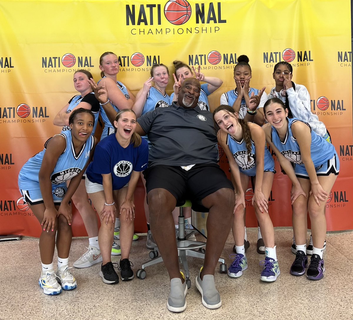 Alex Link tweet media