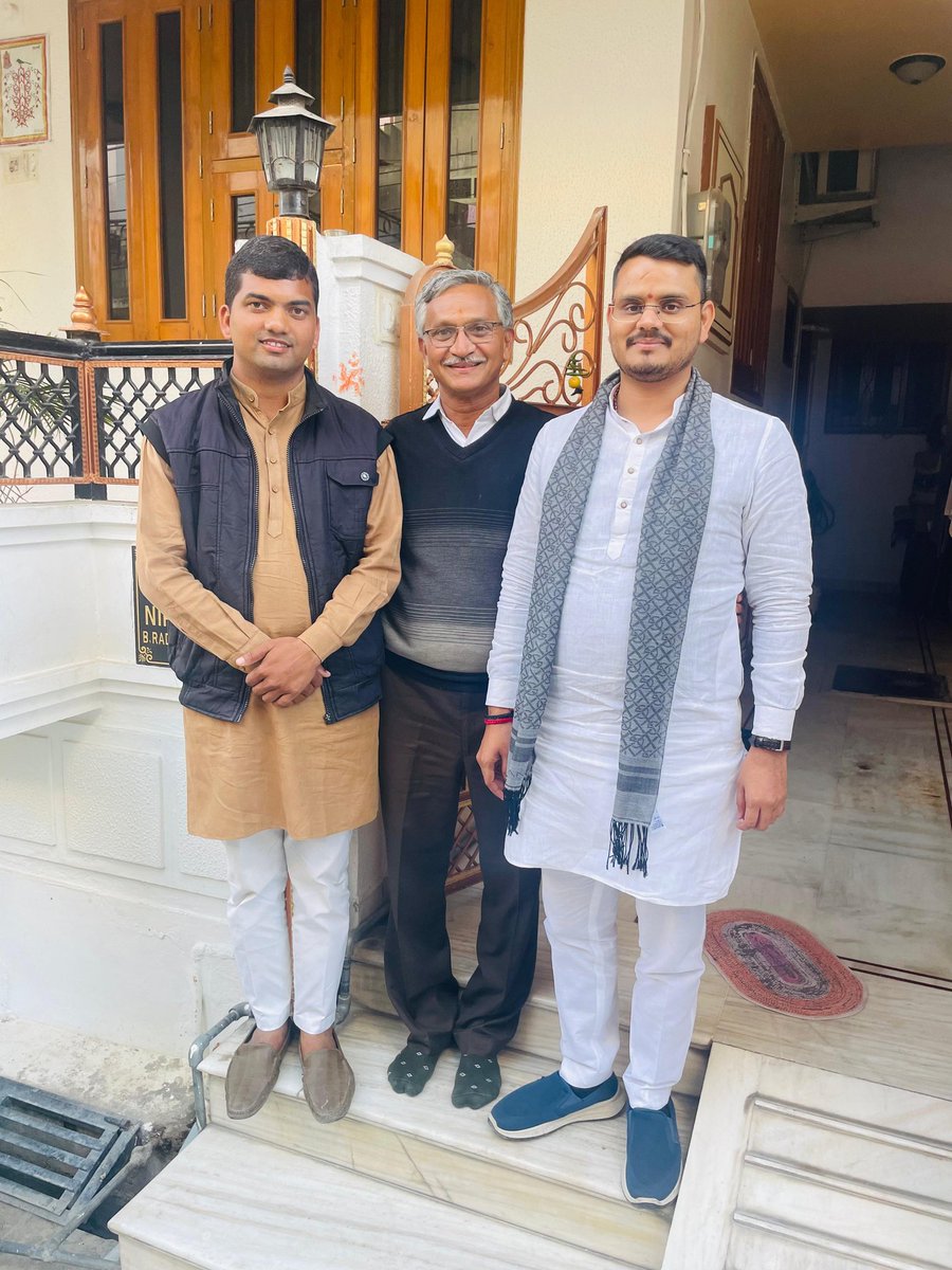 KamalPrajapat_'s tweet photo. संघर्ष ही मनुष्य को श्रेष्ठ बनाता है।
@iAshwani_Sharma जी भाई साहब। 
#मुसाफ़िर #PicOfTheDay https://t.co/dn34QGpSvo