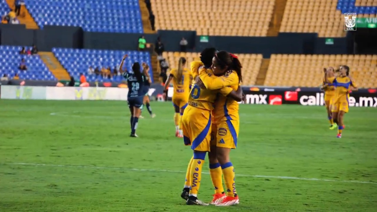 Gol de Thembi y sí, el festejo que a todas y todos nos encanta. 🐍 @Bitso