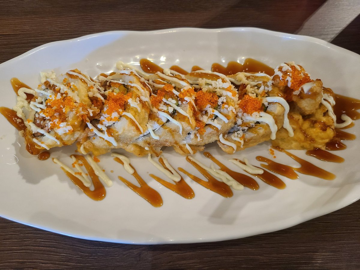 Guillermo_Draw's tweet photo. Finishing off with my favorite sushi. I tore that up 😋 https://t.co/bmnBryD9yB