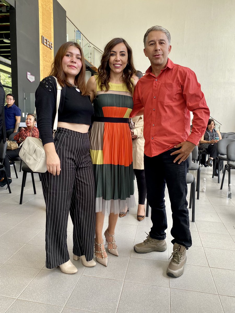VctorManuelGGo1's tweet photo. 🔸Hoy tuve el gusto de acompañar a @yulmarocha Rodrigo González, Sandra Pedrosa Juan Pablo Delgado, a la recepción de constancia de Diputados RP, sin dudas un proyecto en crecimiento en el estado de GTO. #LoNuevo #DiputadosMC @MovCiudadanoGto https://t.co/57Ia3OEb9x