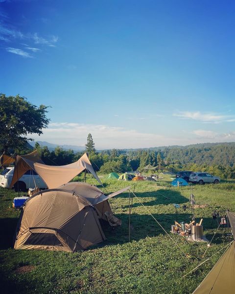 昼はオクラととろろ昆布のネバネバそば！ツナとトマトを添えて彩りを😎 夏のキャンプ昼飯はさっぱりしたものに限りますね〜✨

#いなかの風キャンプ場 #ゼインアーツ #オキトマ2 #夏キャンプ #夏晴れ
#夏の雲 #キャンプ #ソログルキャン #グルキャン #キャンプ飯 #キャンプご飯 #夏キャンプ飯