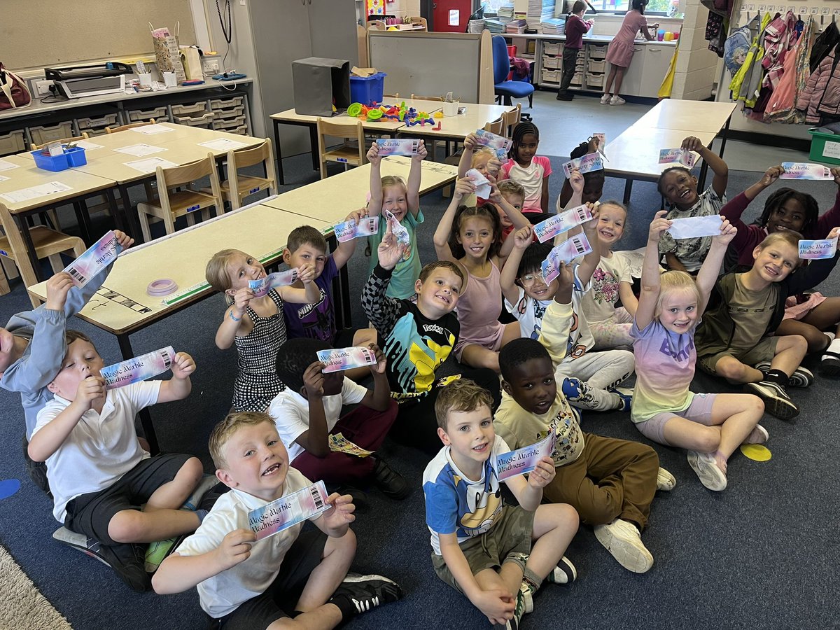 Miss Hopkins tweet media