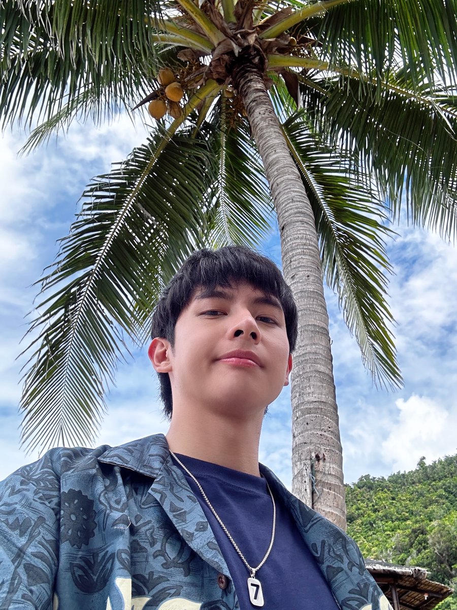 justintdedios's tweet photo. selfie muna bago maging third wheel 🙂

stream niyo na lang:
https://t.co/zTIU0O6QnB

#justin #justinkaibigan https://t.co/wbaVnWw4mJ