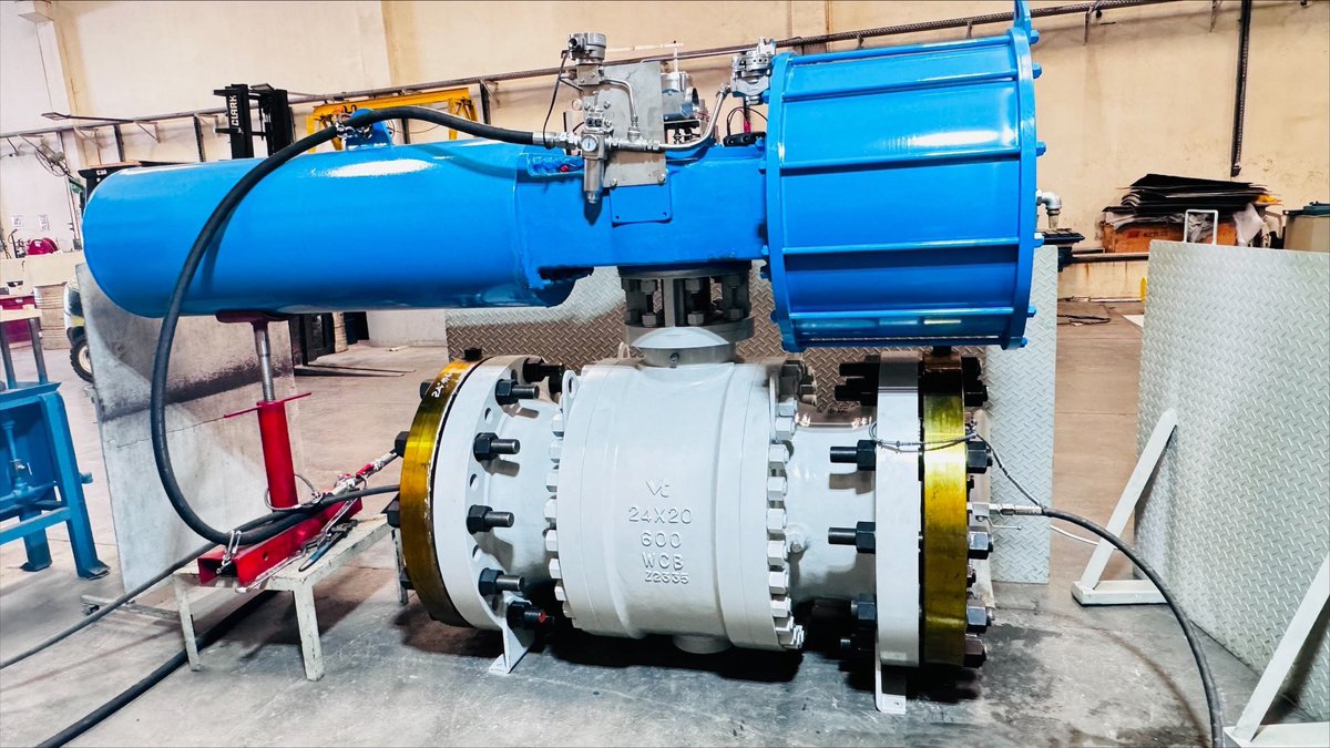 VahnTech's tweet photo. VAHN-TECH Shut-Down Valves for Oil/Gas Project in Middle East being inspected by Third Party in UAE https://t.co/W2djD5MwcF