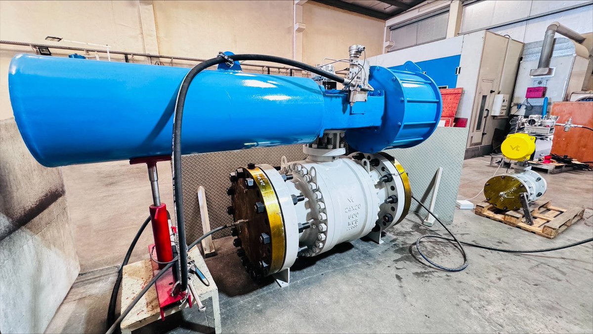 VahnTech's tweet photo. VAHN-TECH Shut-Down Valves for Oil/Gas Project in Middle East being inspected by Third Party in UAE https://t.co/W2djD5MwcF