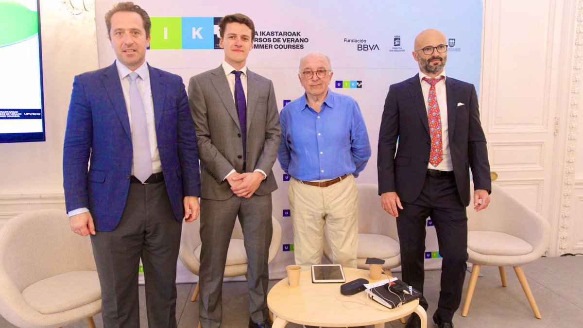 Registradores de España tweet media