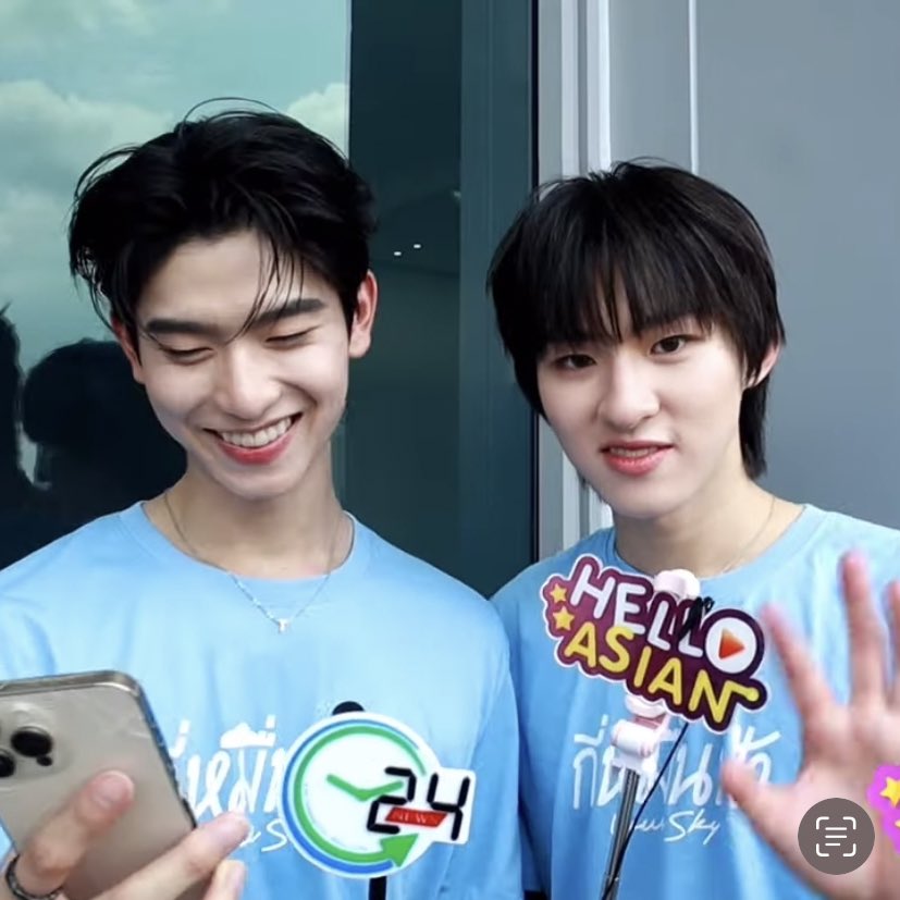 m00nsthetic_'s tweet photo. 🍓: hey that's too close 
🦊: ><

thomas looking so happy for getting that on HIS PHONE CAMERA 

Worship Your Sky Series 
#บวงสรวงกี่หมื่นฟ้า #โทมัสก้อง #thomaskong https://t.co/Fm3dANmmJj