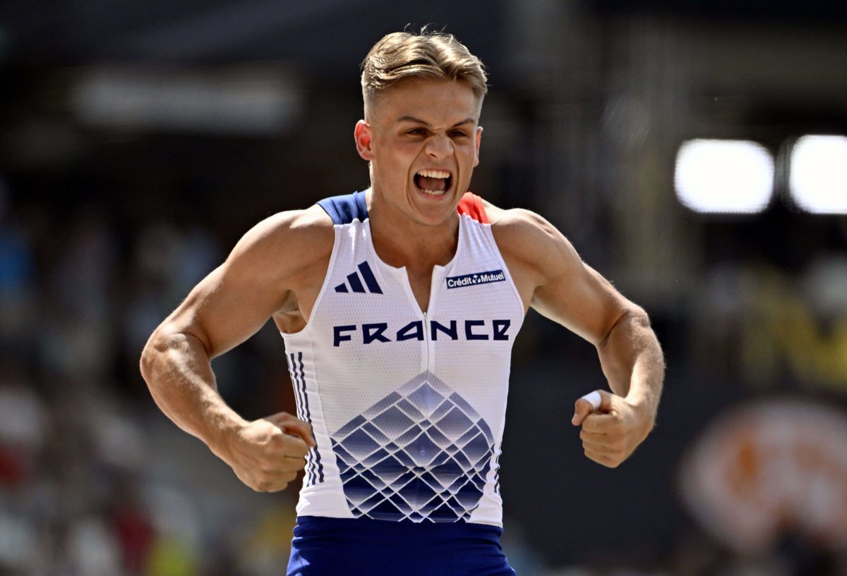 THREAD - Les athlètes sélectionnés à Paris en athlétisme. 

Je vous propose de découvrir un peu, nos athlètes qualifiés, leur age, leur record et leur place dans les bilans mondiaux à 3 par pays (je ne ferai que les athlètes qualifiés en individuel)

RT &amp; likes appréciés