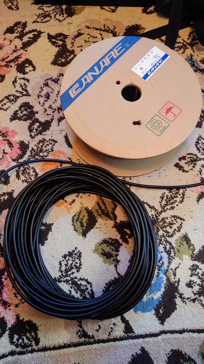 AudioReinforce's tweet image. いつも思う事。凄く当たり前だけど、恐ろしいことに100m巻きからは10m×10本しか作れないという事。
#Canare #マイクケーブル