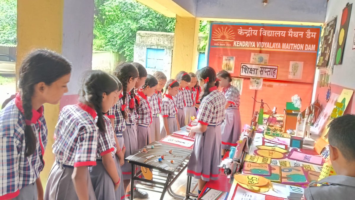 KvMaithonDam's tweet photo. The first day of 'Shiksha Saptah' as TLM DAY, organized in celebration of the 4th Anniversary of National Education Policy (NEP 2020), was a huge success. The event was held @KvMaithonDam #ShikshaSaptah #TLM  . @KVS_HQ @KendriyaRanchi @DPPatel44914035 @Sujata28675 https://t.co/fnkCqasyxD