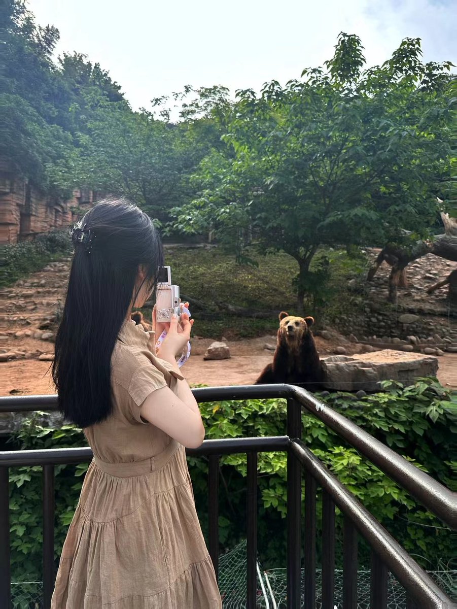 Eva08280653's tweet photo. 快乐小狗 https://t.co/3HJu5YKtwk