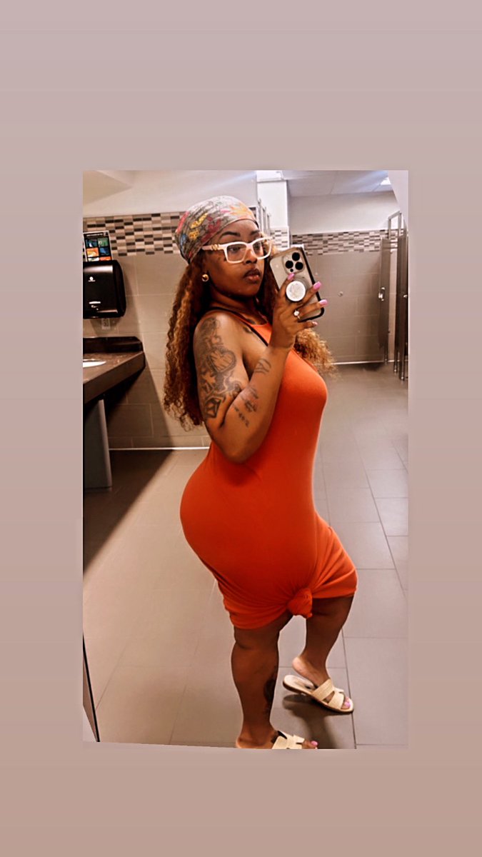 KhiyaLC's tweet photo. corporate baddie🥰⭐️ https://t.co/XB3yqpnqwp
