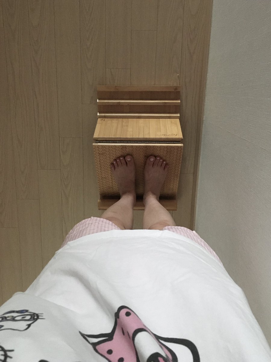 Bite0A's tweet photo. #광고 

🫵🏻 #RT 추첨 3분께 건강공화국 레그필라를 드립니다!!

대한민국에서 고3, 재수, 대학생, 직장인까지 다 겪으면서 통통한 종아리 부종 평생 안고 살던 저에게도 이런 축복이 •*¨*•.¸¸♪

항상 붓기때문에 양말자국 씨게 남는거 너무 스트레스였는데 레그필라  덕분에 양말문신이 점점 옅어져가고 있습니다  ℒᵒᵛᵉ ᵧₒᵤ .•ᰔᩚ