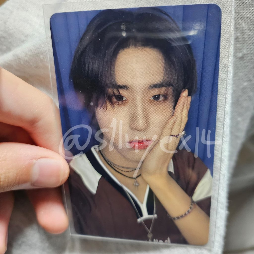 minniehauls's tweet photo. han’s pcs this era >>>> 🧎🏻‍♀️🧎🏻‍♀️🧎🏻‍♀️ https://t.co/aPHZKpm7eB