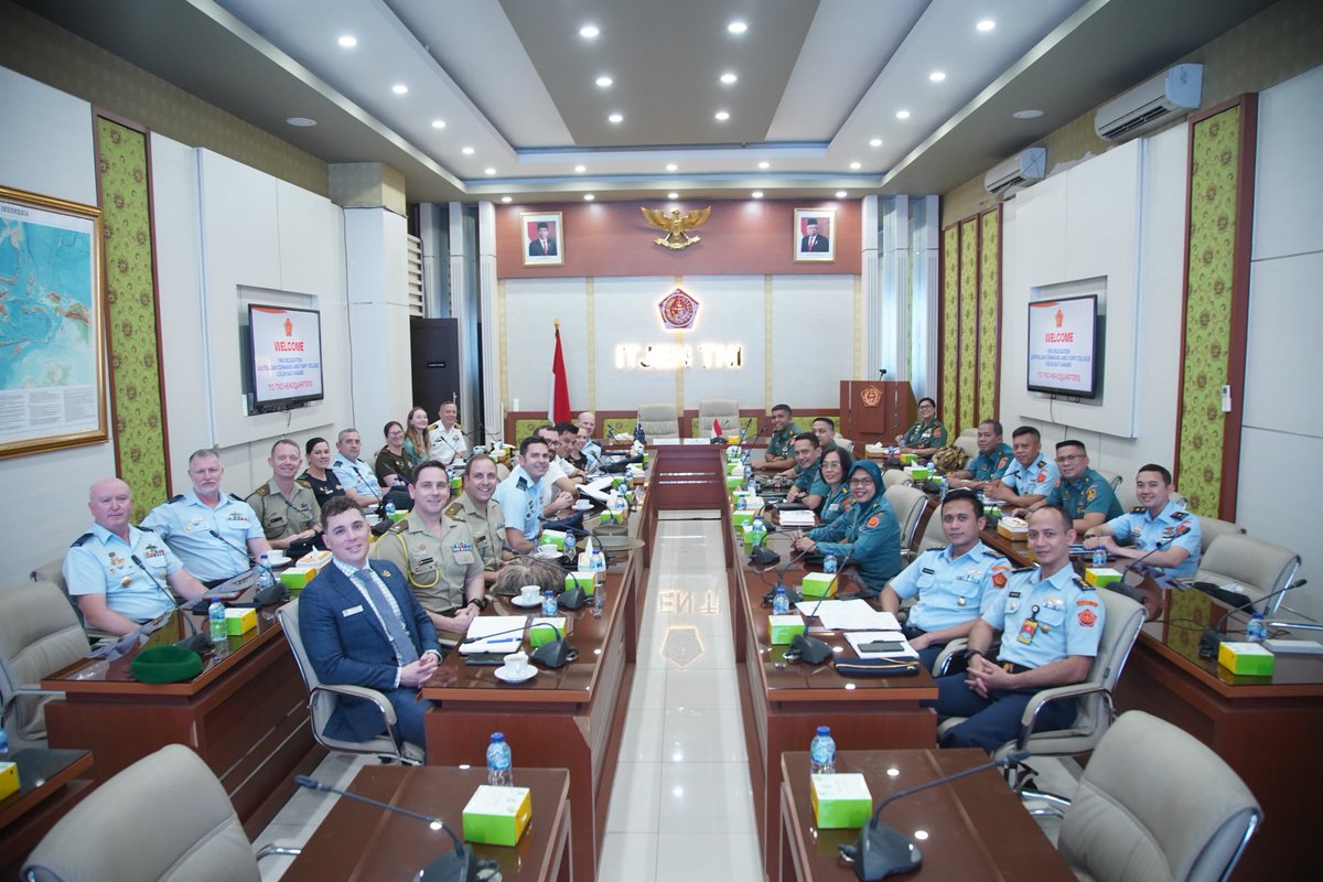 IKAHAN (@ikahanid) on Twitter photo . <a href="/acsc_j/">ACSC</a> delegation led by <a href="/ComdtAWARC/">Brigadier Lara Troy, CSC</a> AIRCDRE Ruth Elsley, met with the senior commanders and staff at TNI Headquarter and <a href="/PMPP_TNI/">PMPP TNI</a> to learn about the developments & advancements underway in the TNI as well as🇮🇩’s valuable & sizeable contribution to UN peacekeeping operations. . <a href="/acsc_j/">ACSC</a> delegation led by <a href="/ComdtAWARC/">Brigadier Lara Troy, CSC</a> AIRCDRE Ruth Elsley, met with the senior commanders and staff at TNI Headquarter and <a href="/PMPP_TNI/">PMPP TNI</a> to learn about the developments & advancements underway in the TNI as well as🇮🇩’s valuable & sizeable contribution to UN peacekeeping operations.