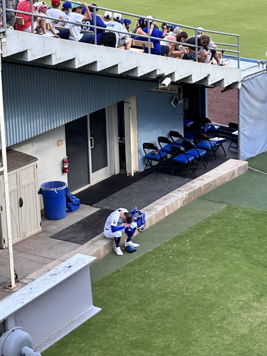SportsMiki's tweet photo. 試合前、こんなんだったのね
そりゃ緊張する
おつかれさまでした
#RiverRyan #リバーライアン
#Dodgers #ドジャース https://t.co/qbmBn6QaJa