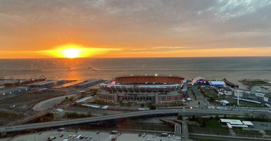 RbvRa's tweet photo. inspired by the gorgeous view of lake erie from the browns stadium https://t.co/rQ16C02GbA