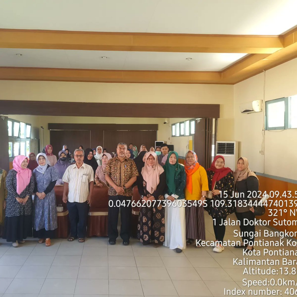 Pendampingan Kelembagaan, Menghadiri RAT Koperasi Konsumen Wanita Kenanga Sepakay bersama Kepala Bidang Perizinan dan Kelembagaan Dinas Koperasi, UKM Provinsi Kalimantan Barat
Salam Aktivator Koperasi.
<a href="/kemenkopukm/">Kemenkop UKM</a>
@diskopukmprovkalbar
@penyuluhkoperasi 
@pendampingkoperasikalbar