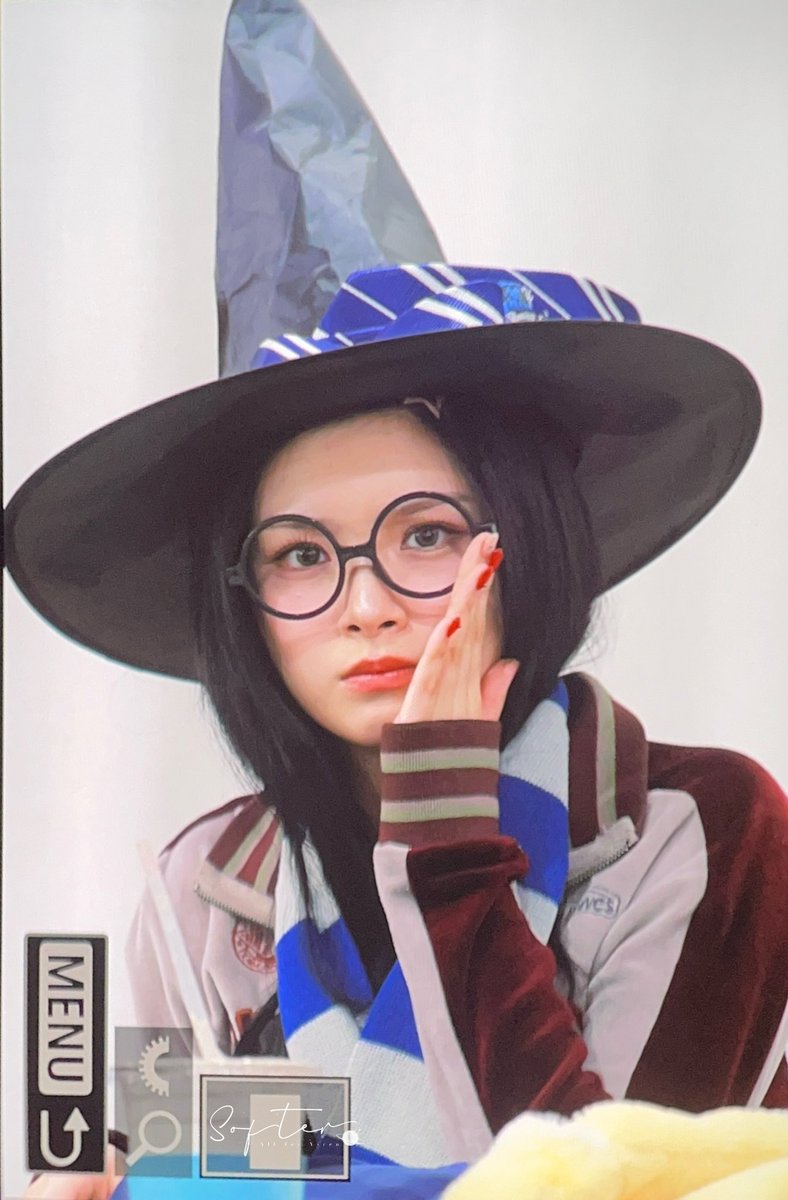 240714  pre
🥸
#YIREN #王怡人 #怡人 #이런 #왕이런 
#에버글로우 #EVERGLOW