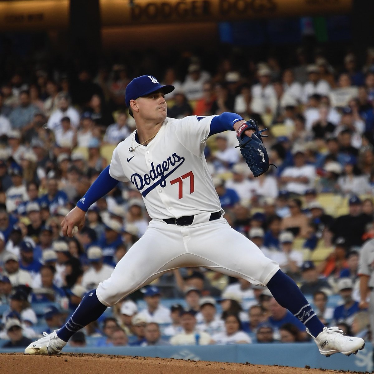 TheLakersAve's tweet photo. #RiverRyan's line in his Major League
debut: 5 1/3 IP, 4 H, 3 BB, 1 R (0 ER), 2 Ks,
73 pitches/42 strikes #LetsGoDodgers https://t.co/DJSScfRFB2