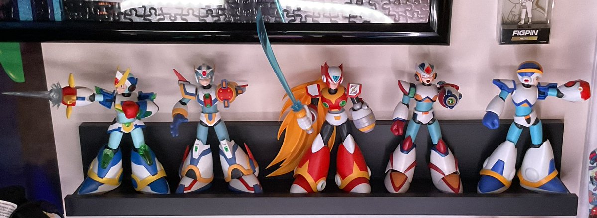 Keyblader007's tweet image. Not all, but most of my Megaman X series Koto kits. It’s amazing how big the boxes are and how small the final figure is. #HLJHobbyClub