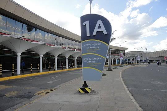 kalu_lepariyo's tweet photo. Kwani mko? #OccupyAirport #OccupyJKIA https://t.co/9CzSrdshOd