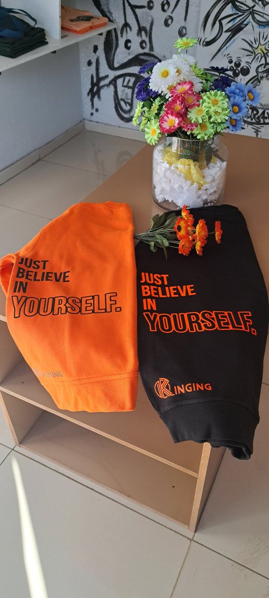 19KQueening's tweet photo. Whatever it takes kid ✍🏼🏆🌹✨

Sweater available for R400🏷

Your support is highly appreciated 🌻✨ https://t.co/ZSw3zo01wg