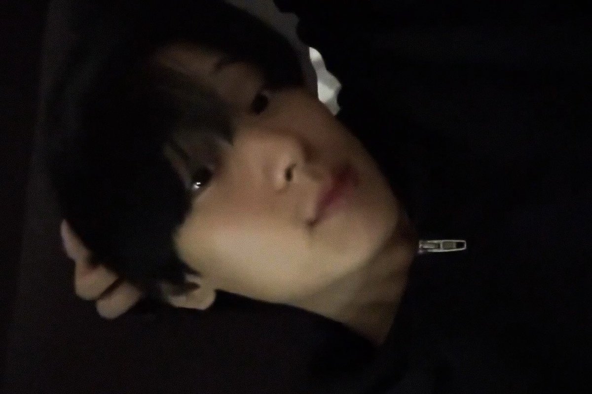 KISSYJEONS's tweet photo. ★🖤 https://t.co/TOR6EbJ9jh