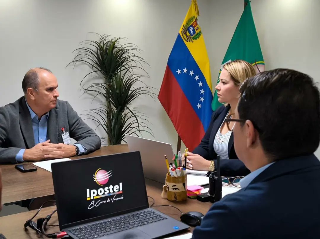 brigadaoriente's tweet photo. #22Julio // Hoy sostuvimos una fructífera reunión con el Director Comercial de Procolombia en Venezuela, Sr. Carlos Luna, en aras del fortalecimiento de las relaciones entre los Operadores Postales Oficiales.

📝https://t.co/LnMgqTzAxc https://t.co/UmhvlLWpSy