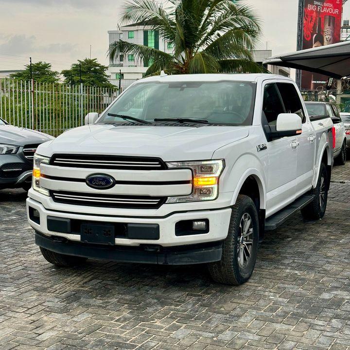 PrideAutos's tweet image. AVAILABLE FOR SALE
2018 Ford F-150 L A R I A T
Pristine condition
Price:39M
Call/Chat:08151619939
#cargirl #ladydriven #carporn #femaledriven #cargirls #stickchicks #carsofinstagram #cargirlculture #femaleowned #cargirlsdoitbetter #carmodel #carphotography  #savethemanuals #built