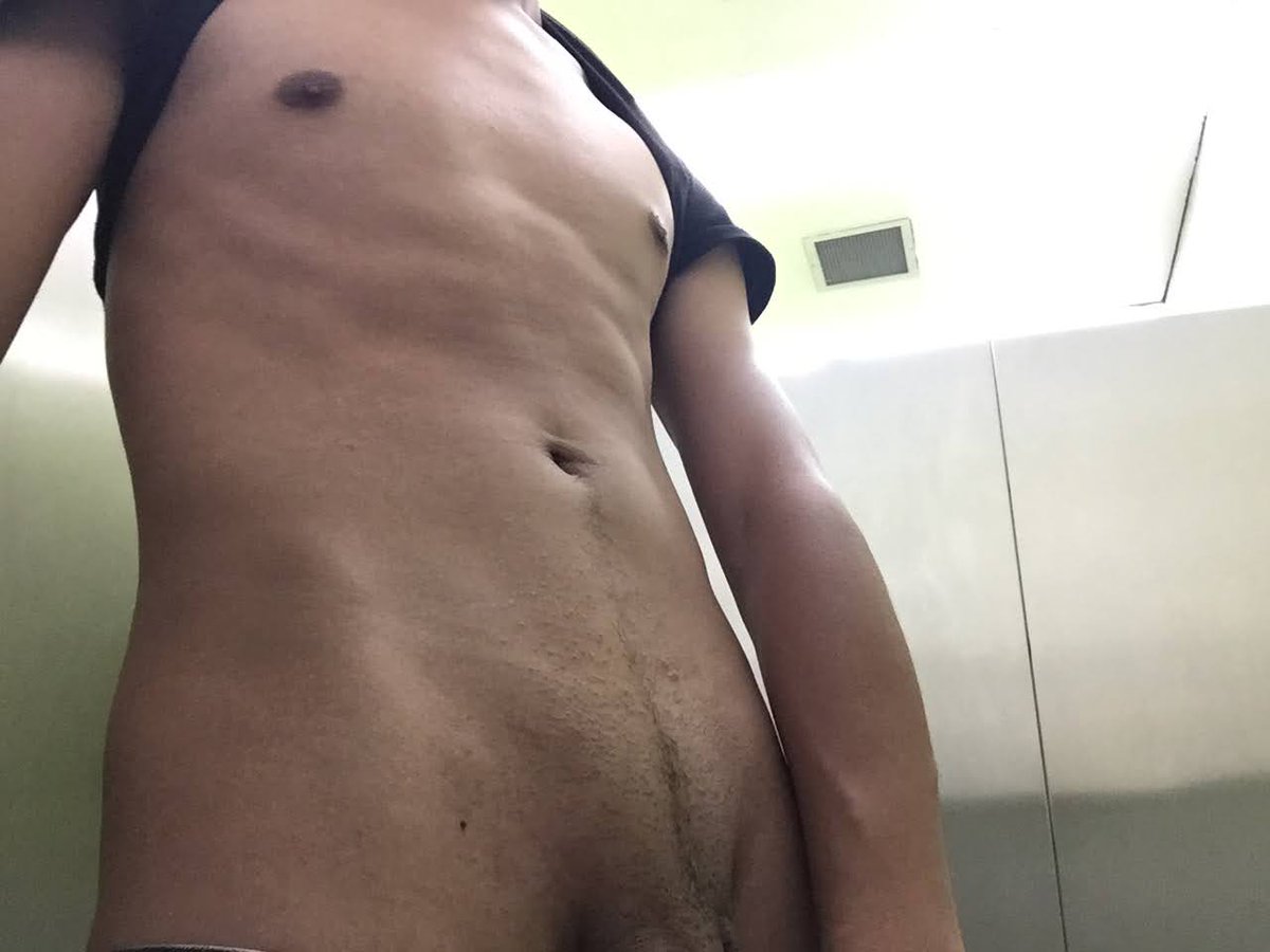 HexaNox_413_DJ's tweet photo. dias donde ere uno contra los baños ... jejejje dia de crusing <3 <3 <3 <3 
#hot #gay #gaysingle #morbopúblico #cusing #bogotagay https://t.co/NizKRLgSBf