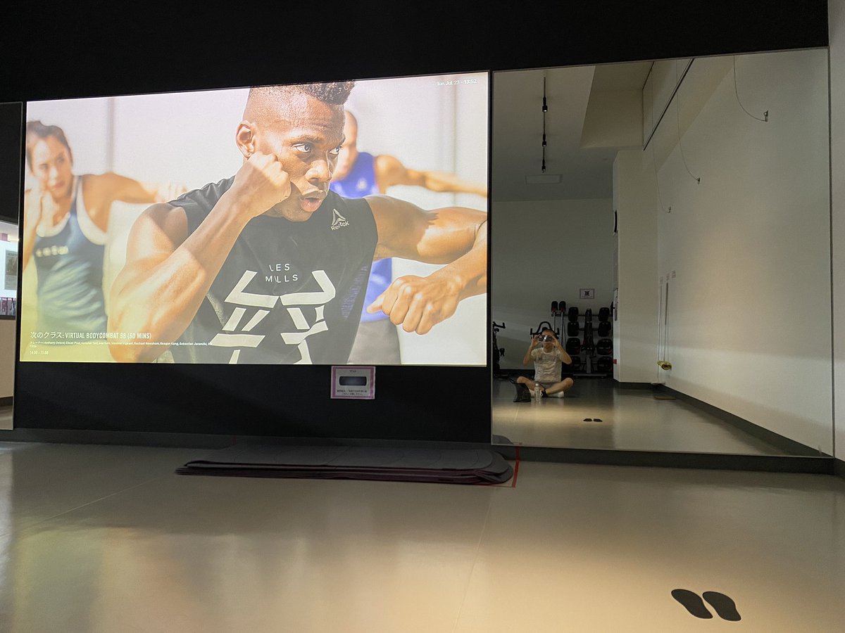 COSemon100's tweet image. 【99歳まで健康に生き隊】(生存率は2%) 昭和部隊隊長、COSぇもんです。
ボディパンプが終わりました。
14:00から、ボディコンバット60開始。
お昼ごはんを食べていません。
ペコペコです！
#ダイエット30kg成功 #健康オタク #フィットネス