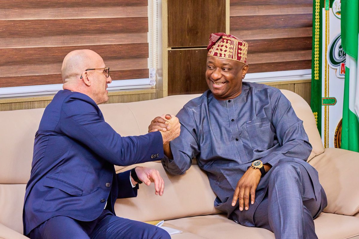 fkeyamo's tweet photo. Yesterday, the Canadian High Commissioner to Nigeria, Jamie Christoff, undertook a working visit to my office in Abuja. We discussed a wide range of issues concerning both countries in the aviation sector and resolved to nominate focal persons on both sides to prepare the grounds for further engagements on the issues.