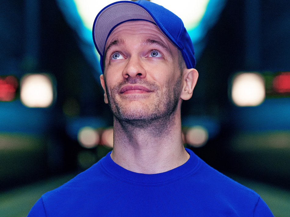 Was kostet ein Podcast? "5 Dinge mit 20" bisher ca. 15.000 Euro netto: 3k für Design &amp; Cover, 500 für Synchron, ca. 6-8k für die geschriebene Musik (plus GEMA), ca. 200 für Schnitt, ca. 2k für Fotos, ca. 4k für Video. Einiges auch mit Barter-Deals. Wie ist das bei euch so?