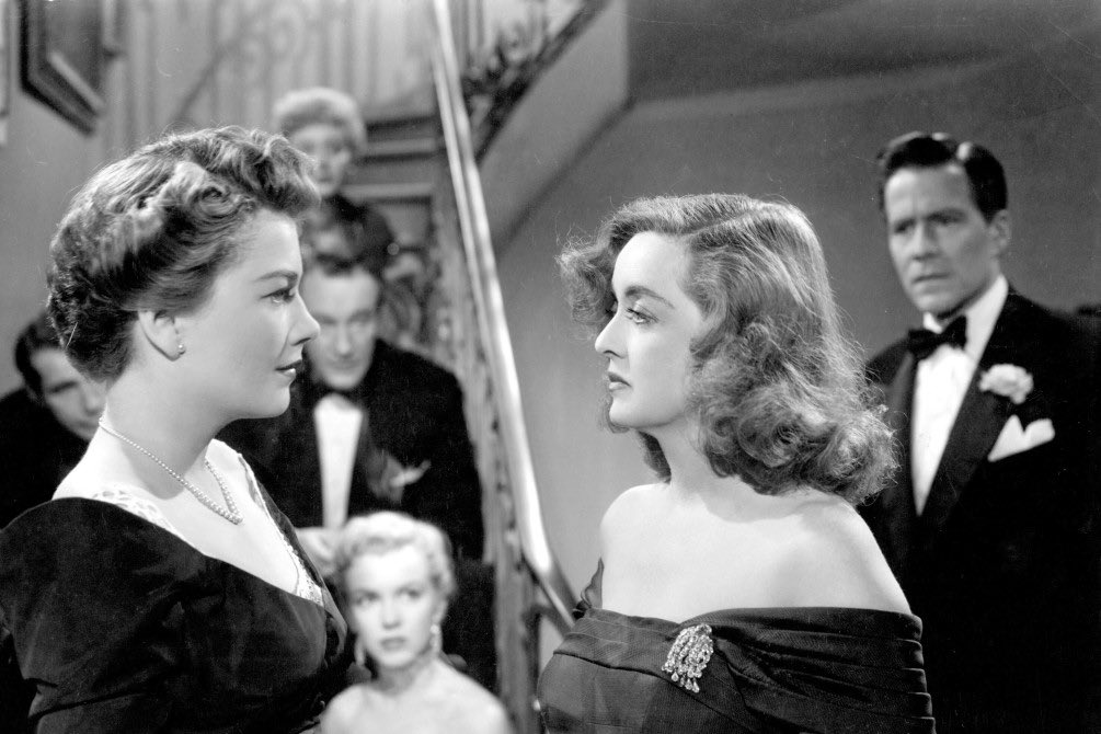 MaxKayson's tweet image. All About Eve (1950) ⭐️⭐️⭐️⭐️⭐️⭐️⭐️ Margo Channing faces competition from rising actress Eve Harrington, revealing the brutal cycle of showbiz. Bette Davis shines as she navigates paranoia and manipulation. #oscars #academyawards #bestpicture
